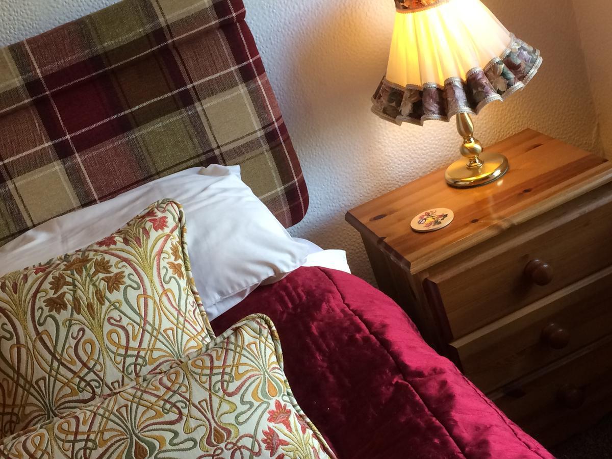 The Bryntirion Inn Llandderfel Ngoại thất bức ảnh