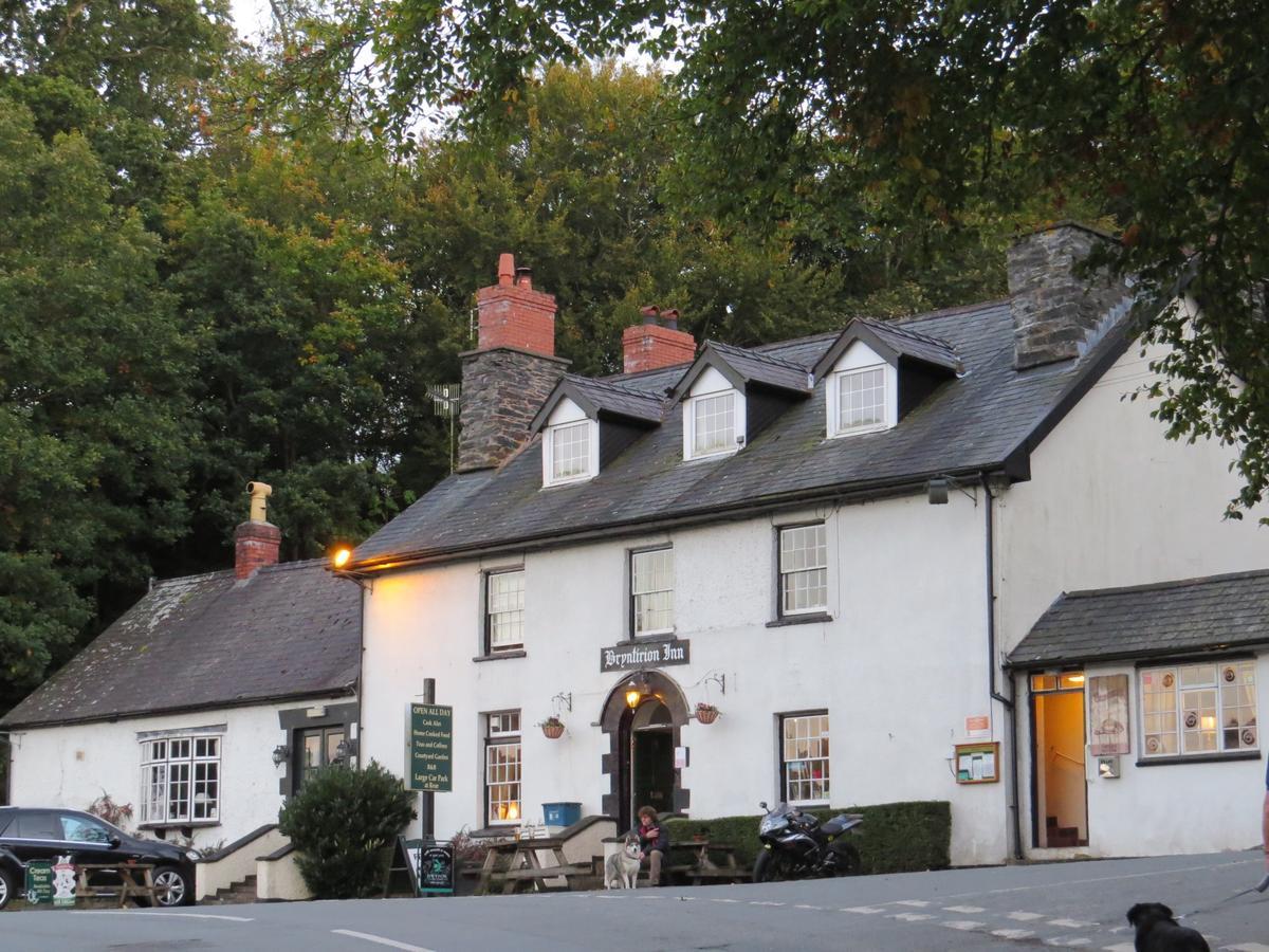 The Bryntirion Inn Llandderfel Ngoại thất bức ảnh
